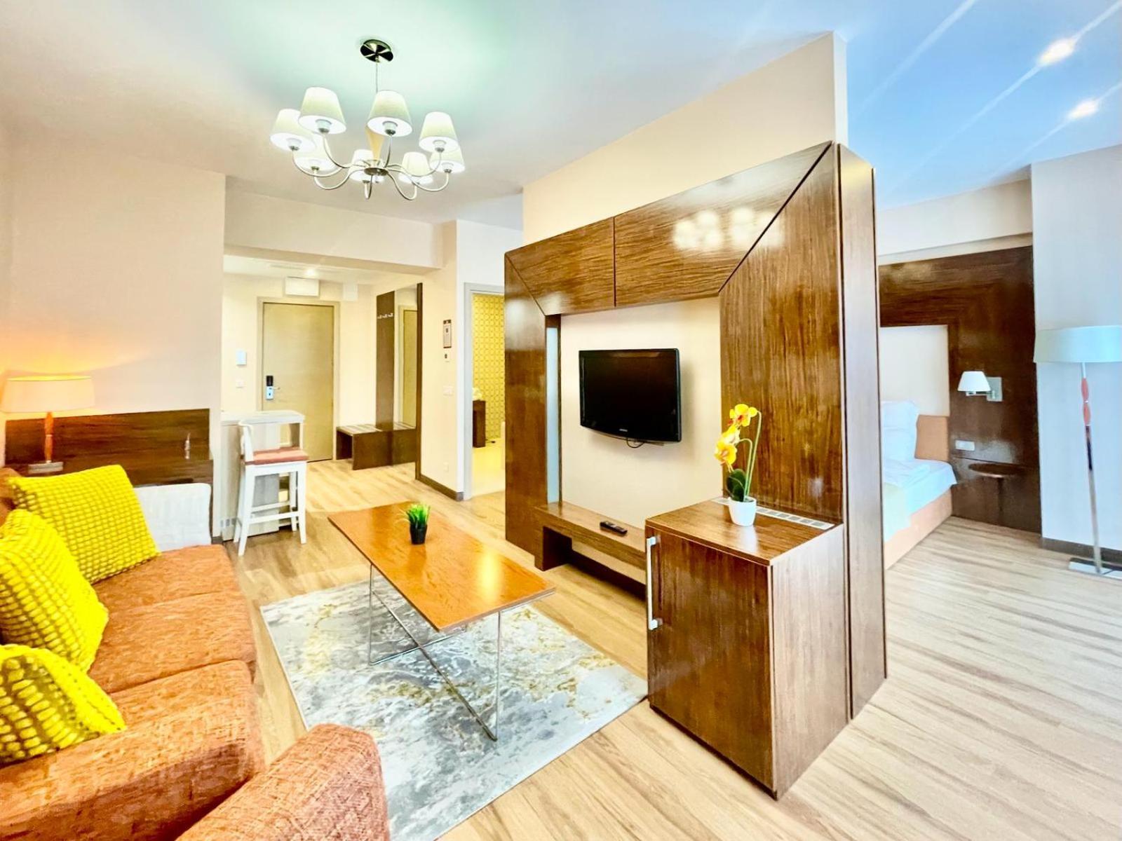 Presidential Luxury Apartments With Amazing View - Yamaluxe Bukares Bagian luar foto