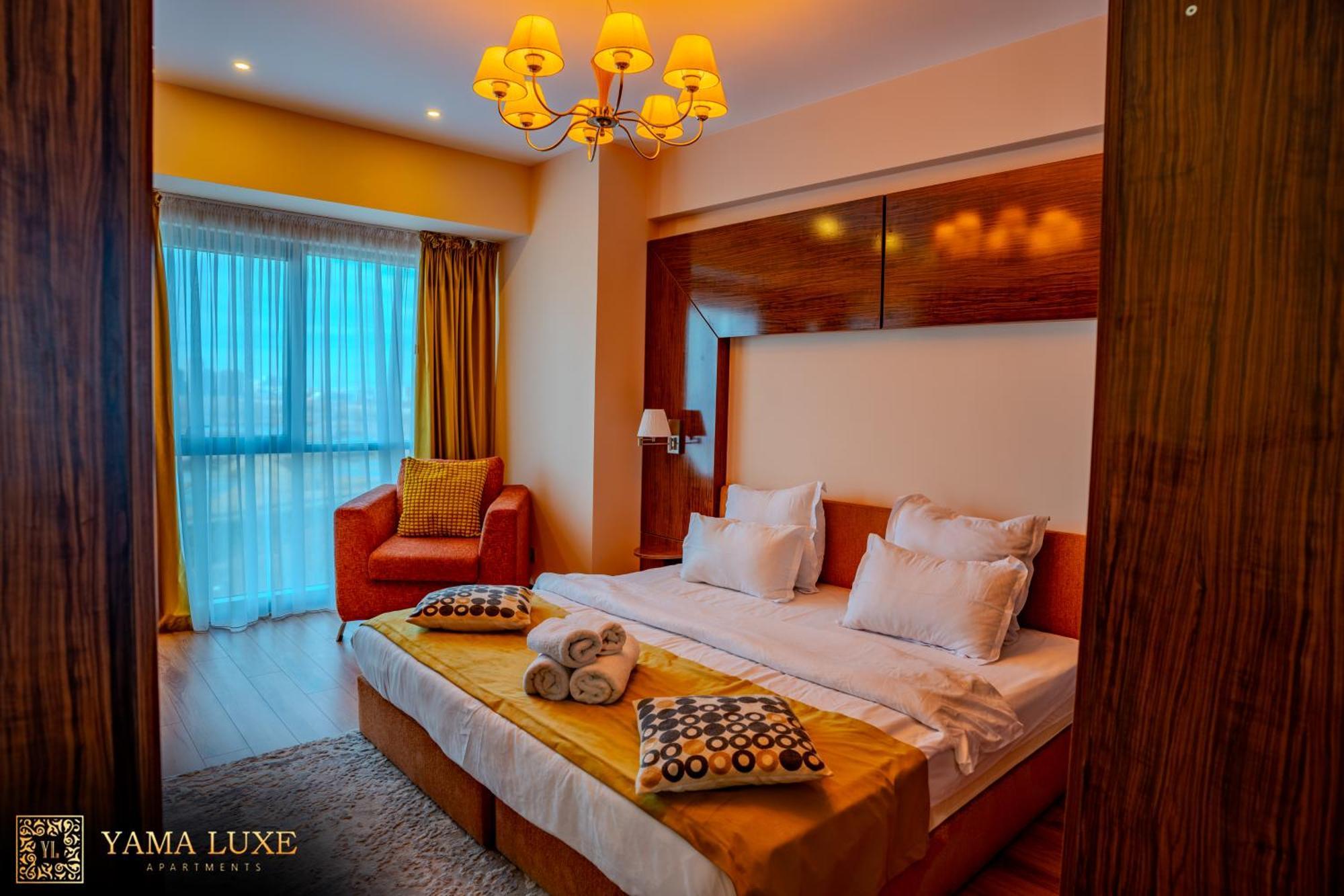 Presidential Luxury Apartments With Amazing View - Yamaluxe Bukares Bagian luar foto